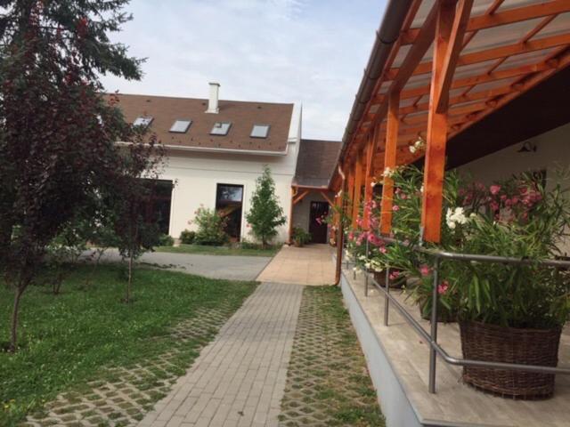 Cicaskacus Vendeghaz Bed & Breakfast Matrafured Exterior photo